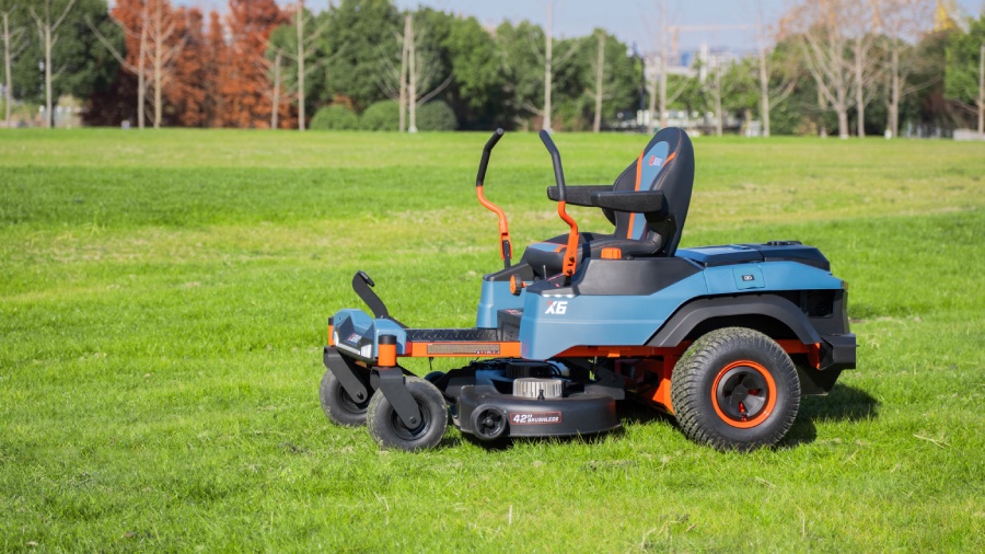 SENIX Hybrid ZTR Lawn Mower