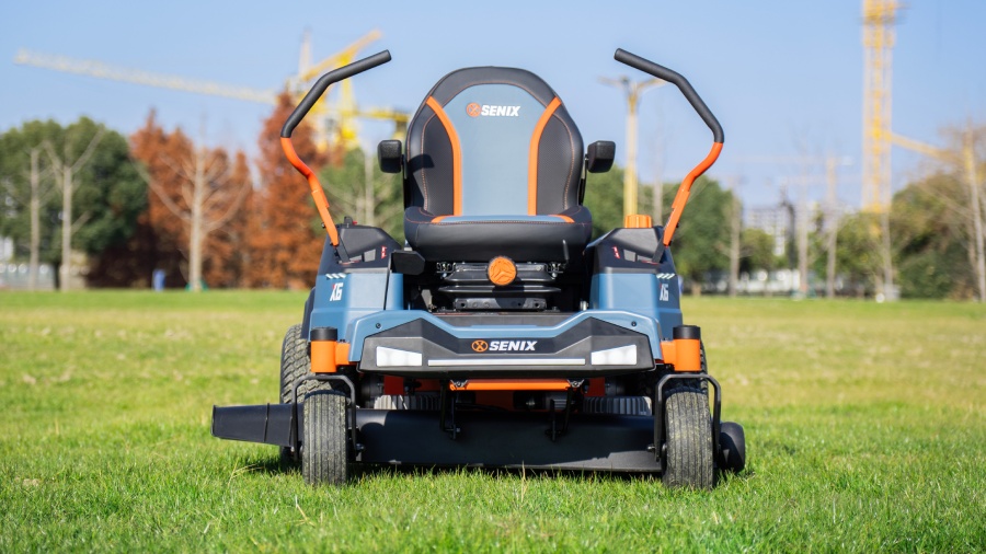 SENIX Hybrid ZTR Mower