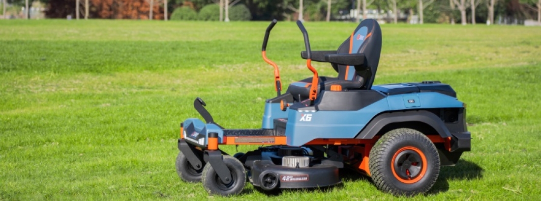 Beyond Gas vs. Electric: Why Hybrid Innovation is Revolutionizing Riding Mowers